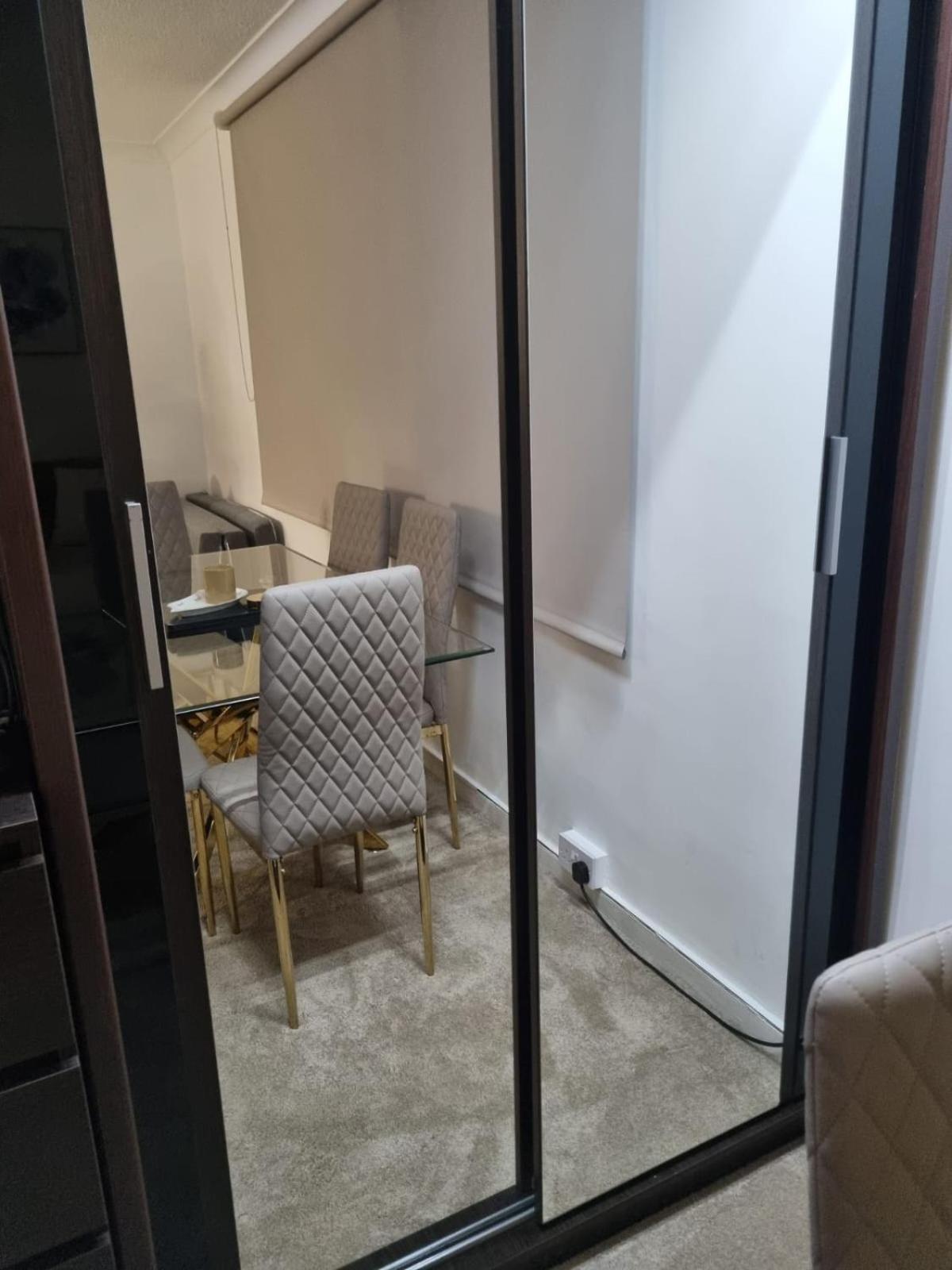 Stylish London Apartment & Free Parking Exterior photo